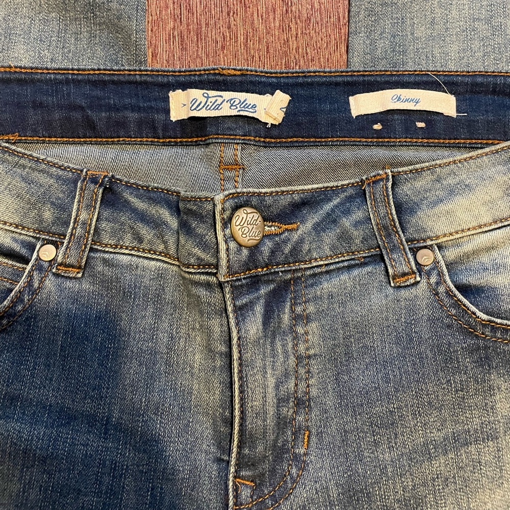 Brand new jeans - Picture 3 of 5